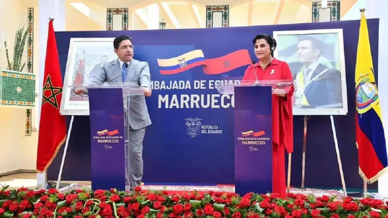 Nasser Bourita y su homóloga de la República del Ecuador, Gabriela Sommerfeld, copresidieron la ceremonia de inauguración de la Embajada del Ecuador en Rabat, lo que representa un nuevo hito importante en las relaciones entre Marruecos y Ecuador