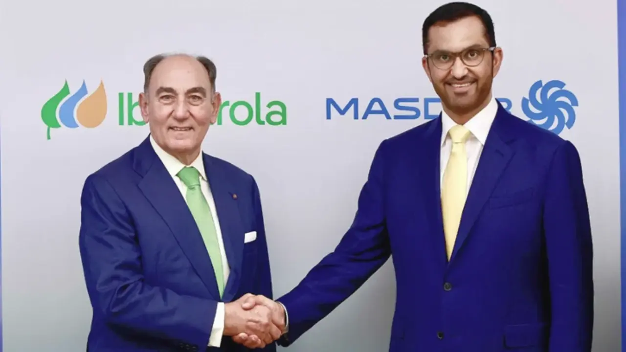 Ignacio Galán, presidente de Iberdrola, junto a su excelencia el Dr. Sultan Al-Jaber, ministro de Industria y Tecnología Avanzada de los EAU y presidente de Masdar