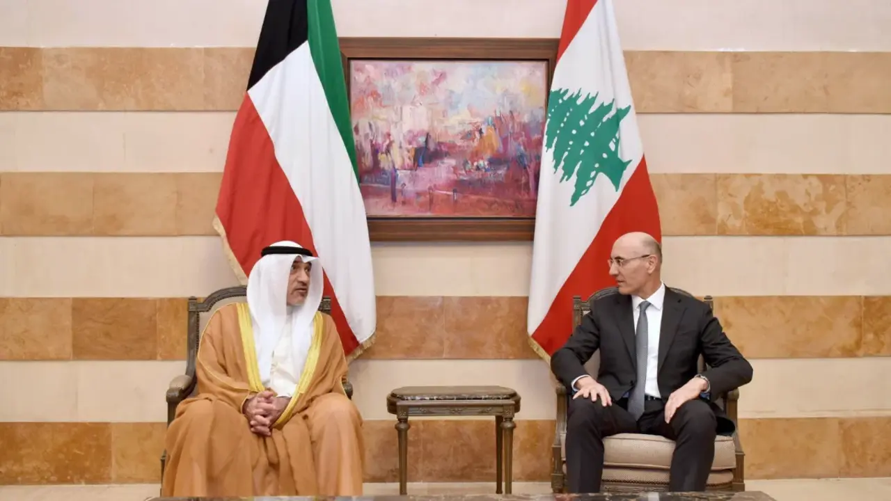 El ministro del Interior kuwaití, Jeque Fahad Yusuf Al-Sabah, junto&nbsp;al presidente libanés Joseph Aoun - PHOTO/REDES SOCIALES
