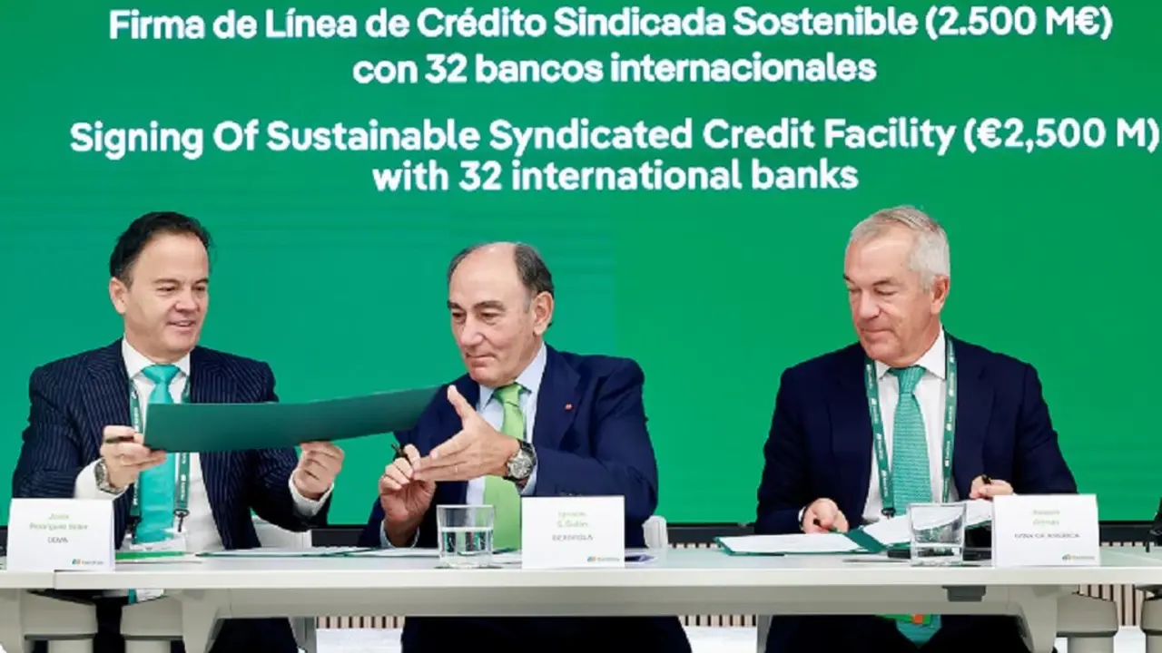 Ignacio S. Galán, presidente de Iberdrola, durante la firma