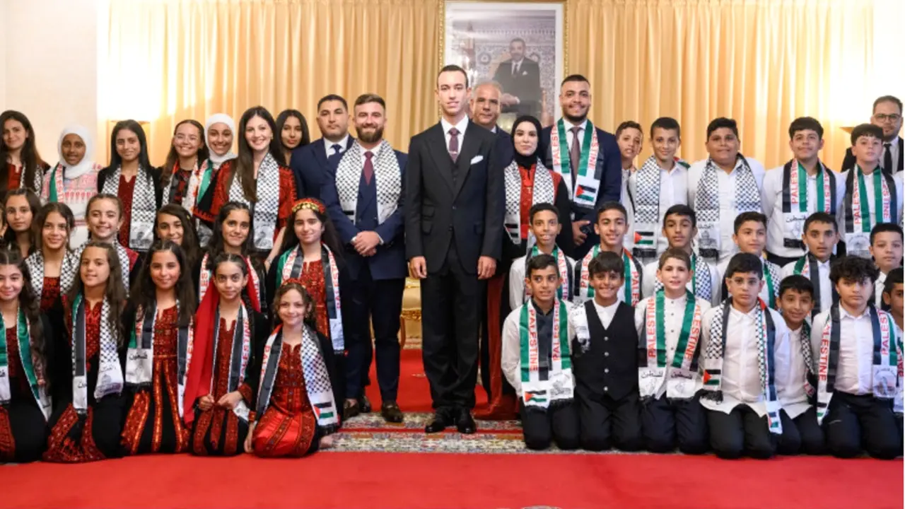 Moulay El Hassan recibe a los ni&ntilde;os de Jerusal&eacute;n que participan en la 16&ordf; edici&oacute;n del campamento de verano de la Agencia Bayt Mal Al-Quds Acharif &ndash; PHOTO/X/Bayt Mal Al Quds&nbsp;