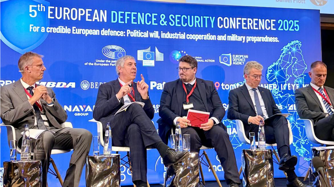 Mesa rearming Conferencia Europea de Defensa y Seguridad