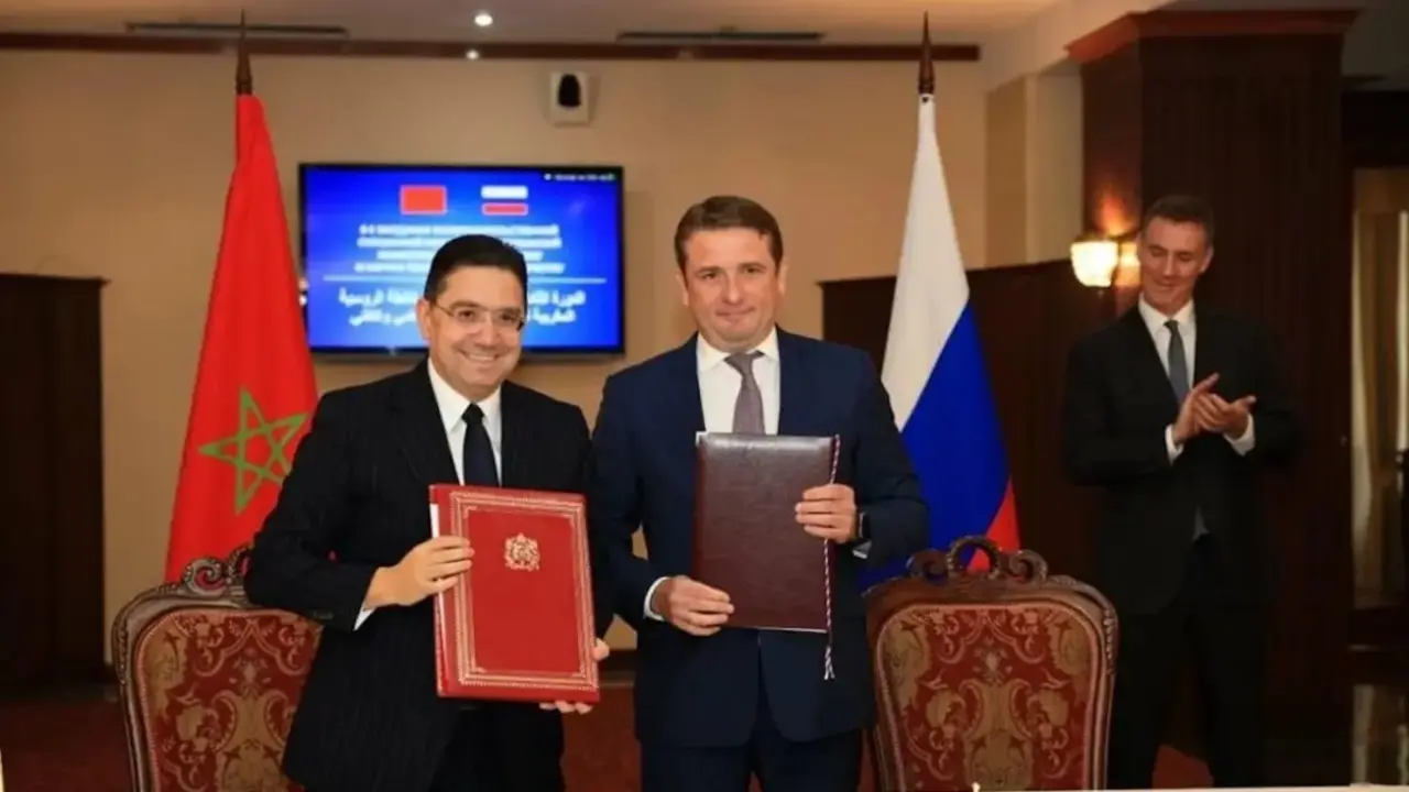 El ministro de Asuntos Exteriores, Cooperaci&oacute;n Africana y Marroqu&iacute;es Residentes en el Extranjero, Nasser Bourita, y el director de la Agencia Federal de Pesca de Rusia, Ilya Shestakov