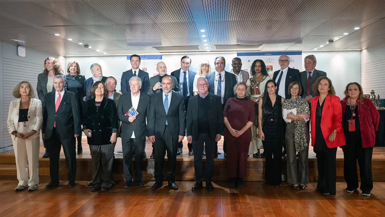 Premios Internacionales de Periodismo - PHOTO/CLUB INTERNACIONAL DE PRENSA