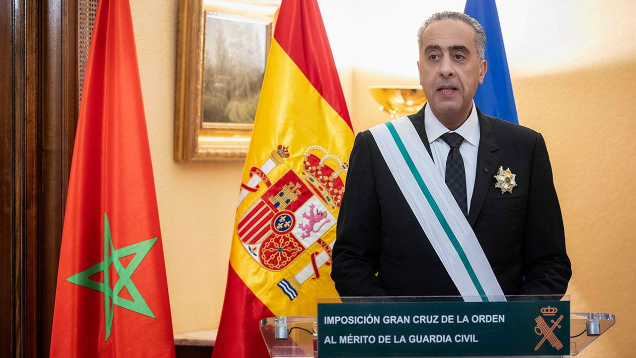 Condecoraci&oacute;n a Abdellatif Hammouchi