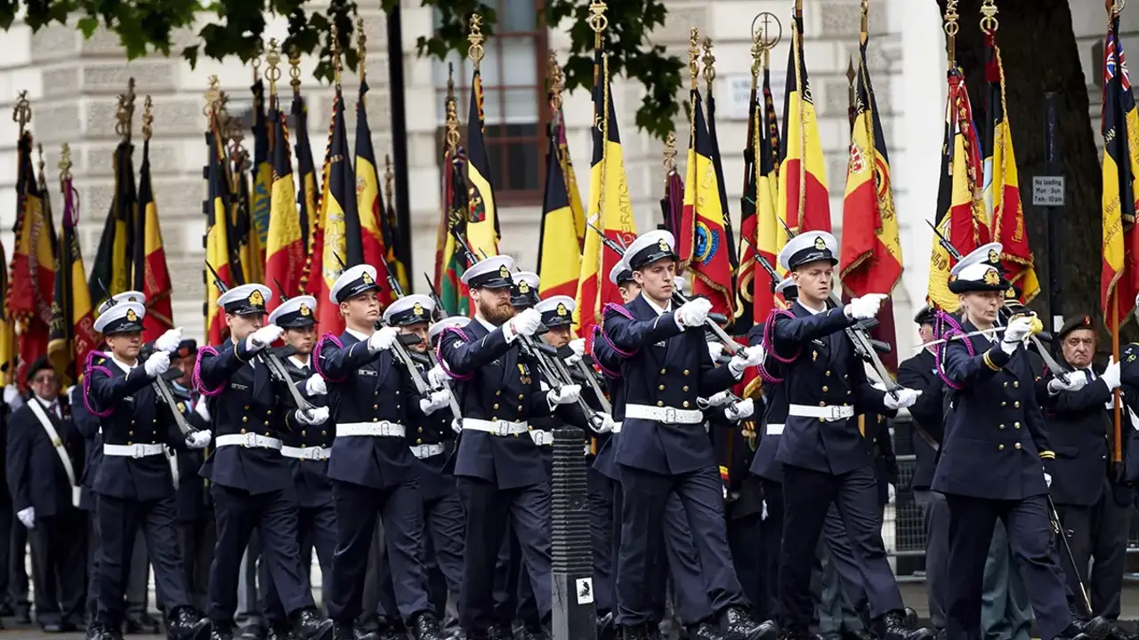 <p>Personal militar de las Fuerzas Armadas belgas desfilan durante la 80.&ordf; Parada Anual Belga en el Cenotafio - PHOTO/ ARCHIVO&nbsp;</p>
