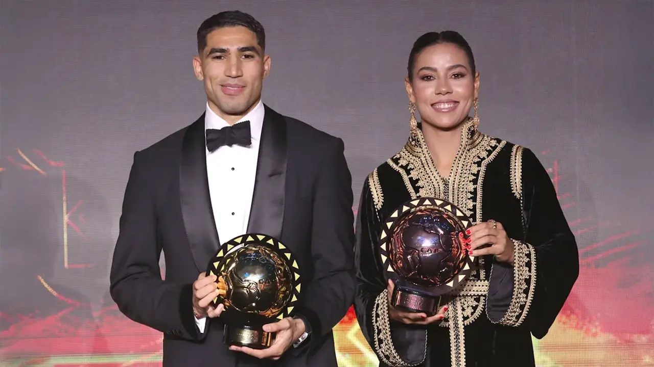 Achraf Hakimi y Ghizlane Chebbak - Premios CAF