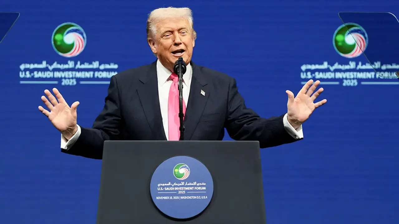 El presidente de Estados Unidos, Donald Trump, habla durante el Foro de Inversi&oacute;n Estados Unidos-Arabia Saud&iacute; en Washington, D.C., Estados Unidos, el 19 de noviembre de 2025 - REUTERS/ EVELYN HOCKSTEIN