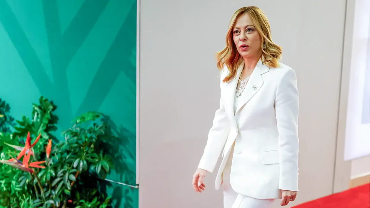 La primera ministra de Italia, Giorgia Meloni, llega al segundo d&iacute;a de la Cumbre de L&iacute;deres del G20 en el Nasrec Expo Centre de Johannesburgo el 23 de noviembre de 2025 - PHOTO/ MARCO LONGARI via REUTERS