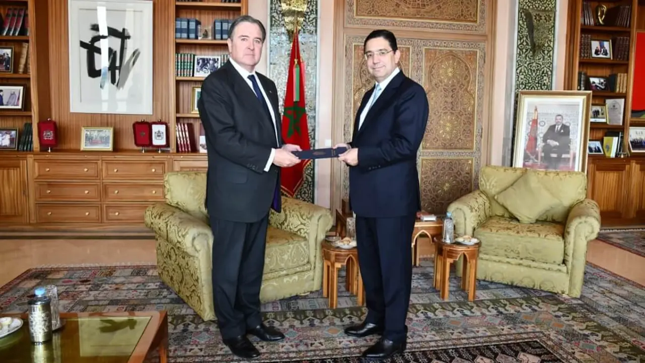 Richard Duke Buchan III, embajador de Estados Unidos en Marruecos, y Nasser Bourita, ministro de Asuntos Exteriores marroqu&iacute; &ndash; PHOTO/REDES SOCIALES/X/MAROC DIPLOMATIE