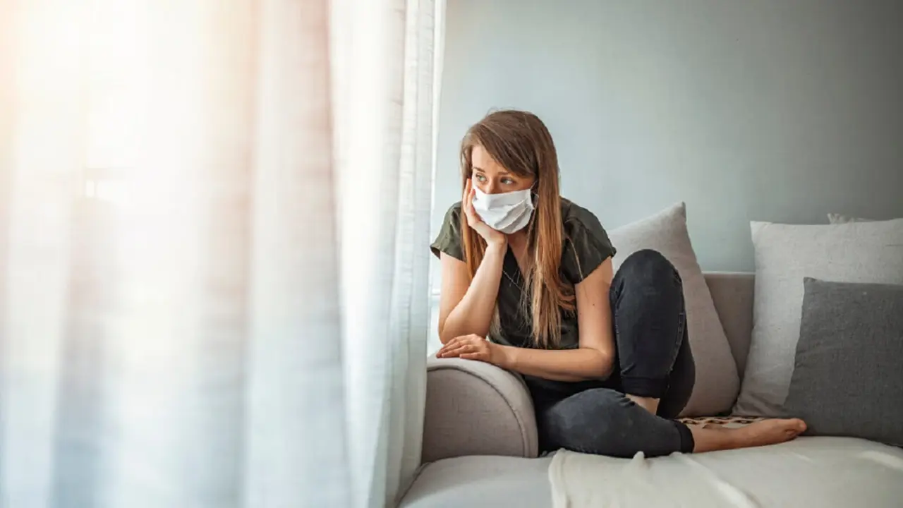 Los factores laborales influyen de forma importante en el riesgo de COVID persistente - &copy; Shutterstock / Dragana Gordic