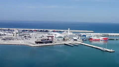 Vista aérea del puerto comercial de Tánger, Marruecos - PHOTO/ATALAYAR