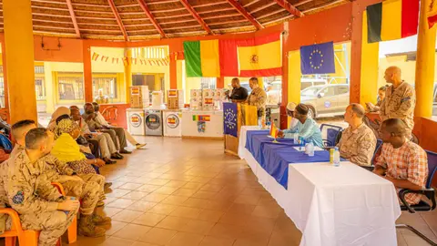 El contingente español de EUTM Mali ha donado electrodomésticos y material de higiene y alimentación al Centro de Acogida y Planificación Familiar