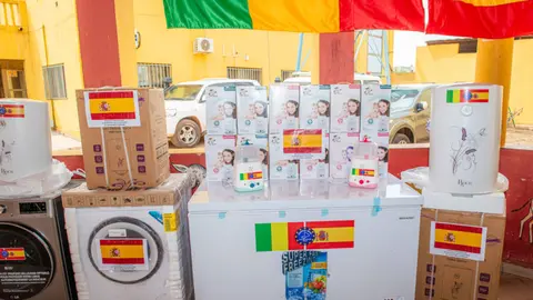 El contingente español de EUTM Mali ha donado electrodomésticos y material de higiene y alimentación al Centro de Acogida y Planificación Familiar