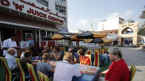 Desde campamentos en el desierto hasta hoteles de lujo, observación de tortugas e incluso la primera ópera de estilo italiano de la península arábiga, Omán espera hacerse un lugar en la ruta turística mundial - AFP / MOHAMMED MAHJOUB