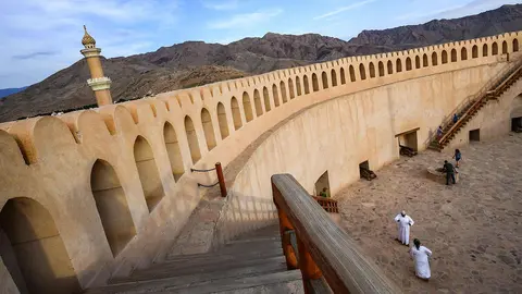 Interior del Fuerte Nizwa, una fortificación del siglo XVII en la ciudad del mismo nombre, a unos 160 kilómetros al suroeste de la capital Mascate - AFP/ GIUSEPPE CACACE