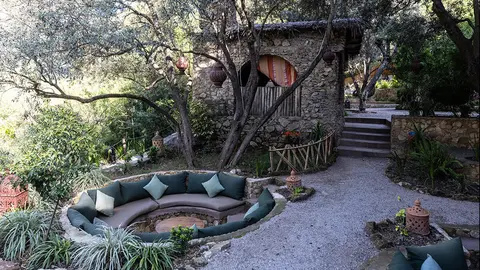 Zona exterior del Ermitage D'Akchour - ATALAYAR/GUILLERMO LÓPEZ