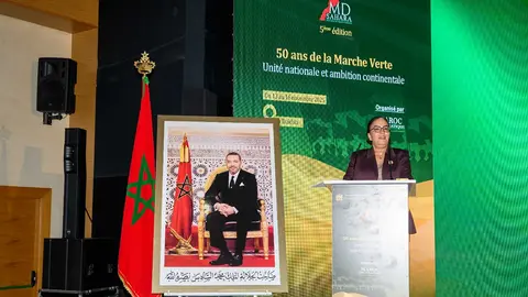 Souad Mekkaoui, presidenta fundadora del Foro MD Sáhara durante su intervención en el Foro MD Sahara celebrado en los días 13 al 17 de noviembre en Dajla, Marruecos