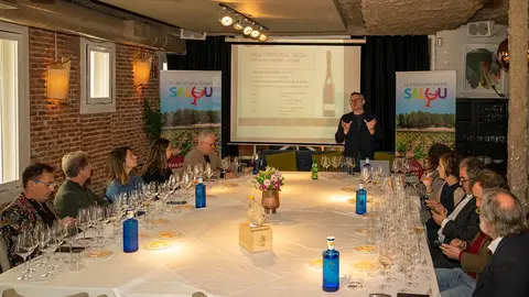 Cata de vinos organizada por el Ayuntamiento de Salou - PHOTO/Gema López