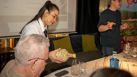 Cata de vinos organizada por el Ayuntamiento de Salou - PHOTO/Gema López