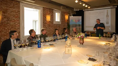 Cata de vinos organizada por el Ayuntamiento de Salou - PHOTO/Gema López