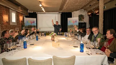 Cata de vinos organizada por el Ayuntamiento de Salou - PHOTO/Gema López