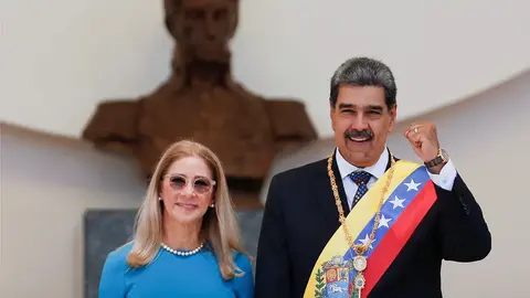 El presidente Nicolás Maduro y su esposa&nbsp;Cilia&nbsp;Flores reaccionan el día de su toma de posesión para un tercer mandato de seis años en Caracas, Venezuela, el 10 de enero de&nbsp;2025 - REUTERS/ LEONARDO FERNÁNDEZ VILORIA

