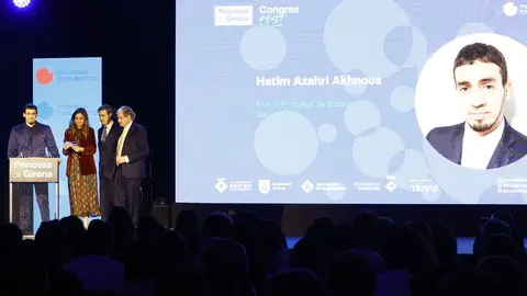 Palabras de agradecimiento del galardonado con el Premio “Princesa de Girona Social 2026”, Hatim Azahri Akhnous, que aconsejó “Generemos vínculos, generemos esperanza, generemos comunidad”
© Casa de S.M. el Rey