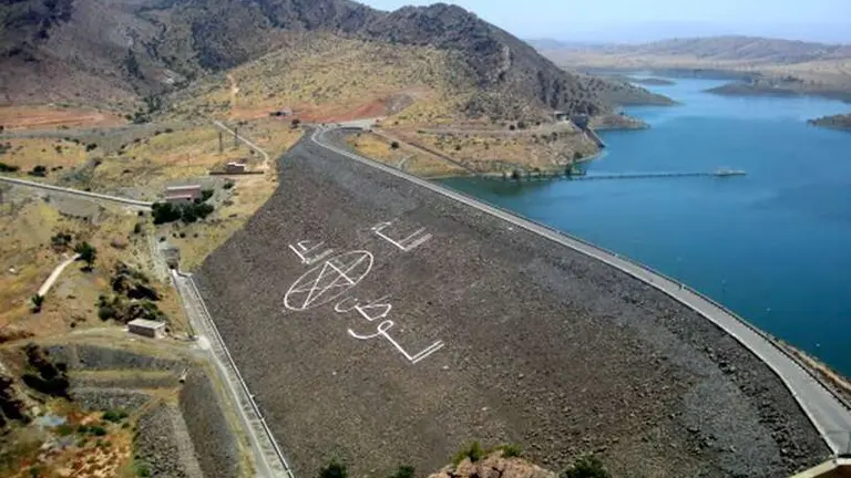 PHOTO/MAP - La presa de Youssef Ben Tachfin en el uadi de Massa, en la provincia de Tiznit, inaugurada en 1972
