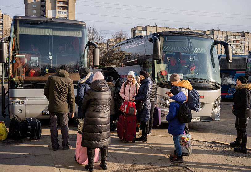 Refugiados ucranianos dirección a Polonia debido a la guerra - PHOTO/ARCHIVO