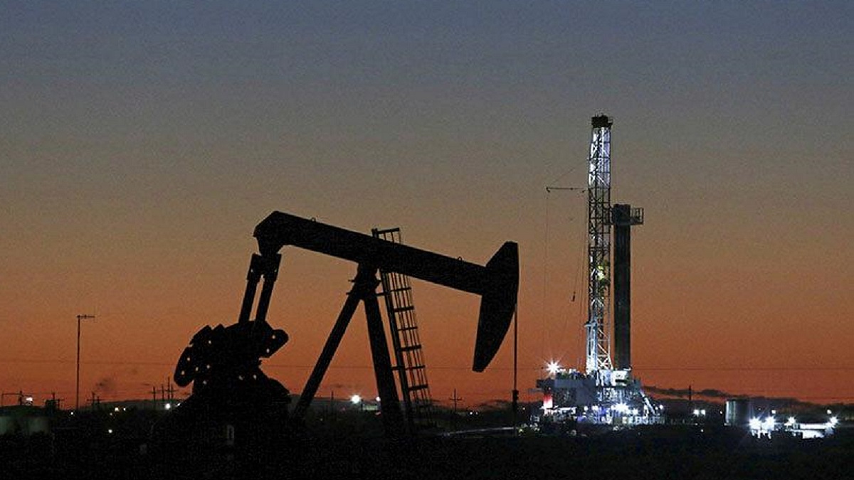 PHOTO/JACOB FORD/ODESSA AMERICAN via AP - Plataforma petrolífera en Midland, Texas