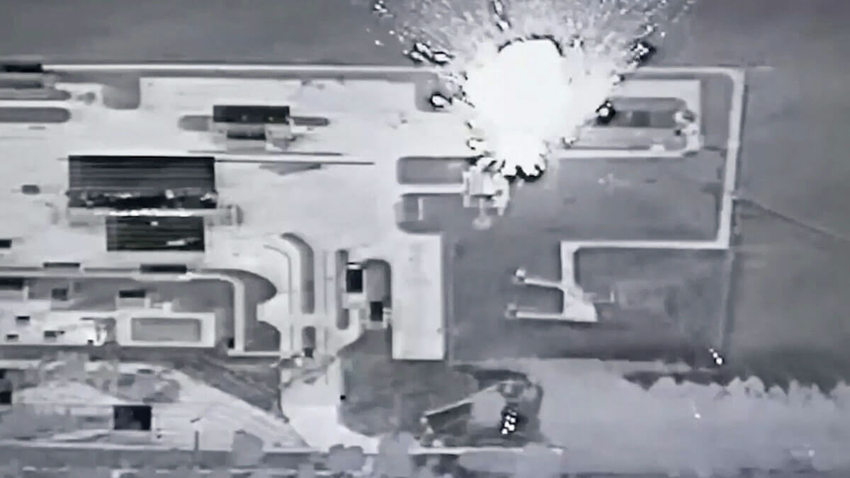 PHOTO/Ministerio de Defensa ruso via REUTERS - Una imagen fija de vídeo, publicada por el Ministerio de Defensa de Rusia, muestra lo que dijo ser un ataque aéreo de las fuerzas armadas rusas contra militantes ucranianos en la región de Belgorod, en un lugar desconocido, en esta imagen tomada de material de archivo difundido el 23 de mayo de 2023