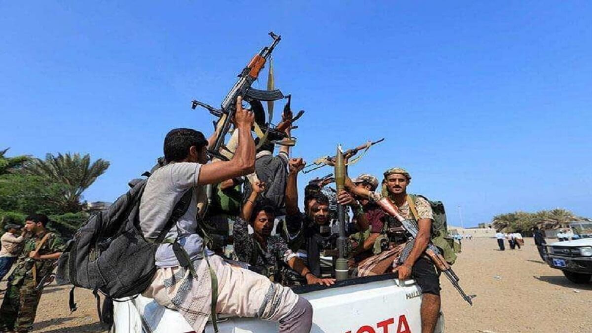 Militantes hutíes cerca de la ciudad de Hodeidah, Yemen - PHOTO / REUTERS