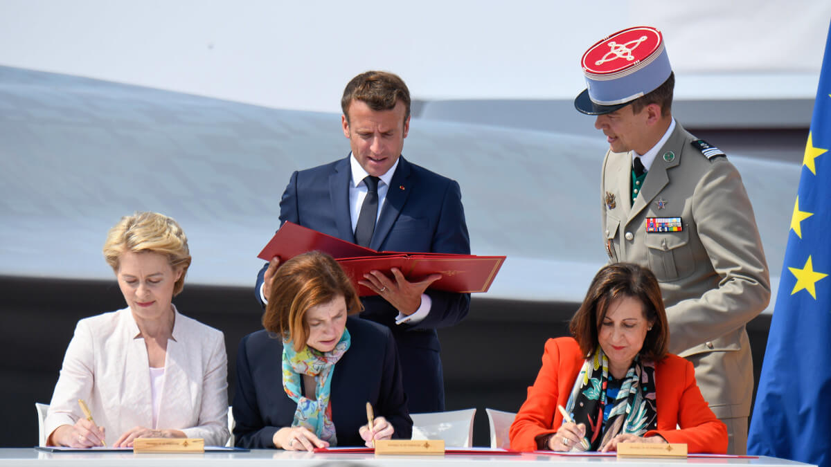 PHOTO/SIAE 2019-Anthony Guerra-Alex Marc - La ministra de Defensa, Margarita Robles, rubricó en el salón de Le Bourget de junio de 2019 la entrada de España en el proyecto FCAS, con sus entonces homologas de Alemania y Francia