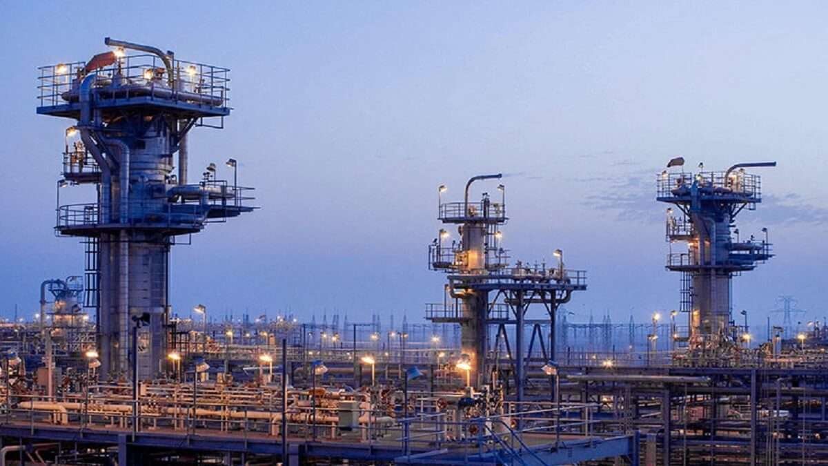 AFP PHOTO/HO/ARAMCO - Zona de manipulación y enriquecimiento de gas ácido de la Saudi Oil Company en la planta de gas de Haradh, al este de la capital, Riad