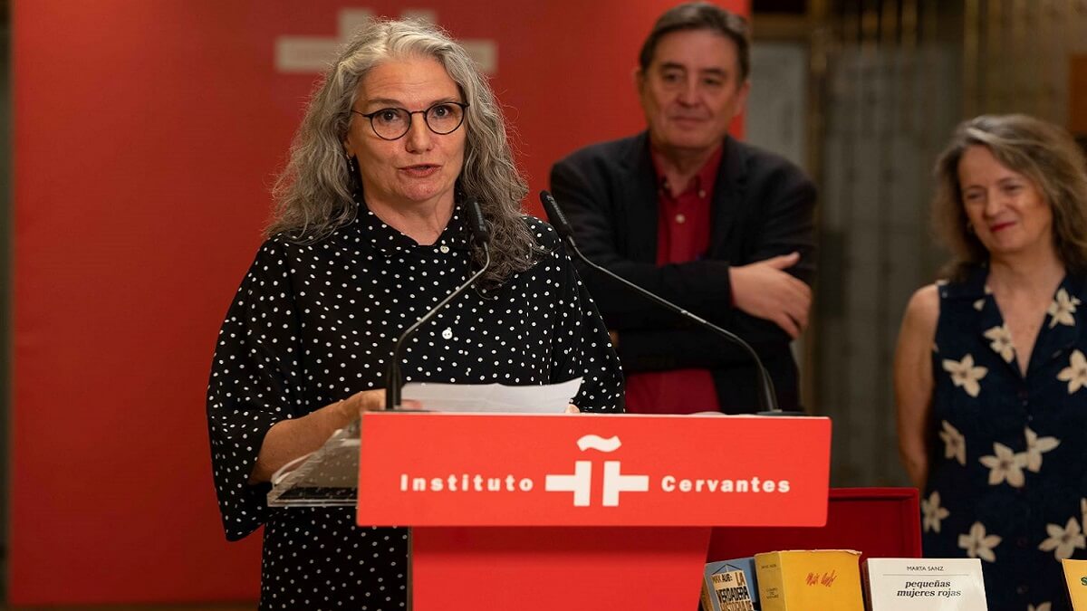 PHOTO/INSTITUTO CERVANTES/MIGUEL ALCALDE - Teresa Álvarez dedicó unas palabras de agradecimiento al Instituto Cervantes por el homenaje a su abuelo en presencia del director de la institución, Luis García Montero, y de la escritora Marta Sanz, que ejerció como testigo de honor