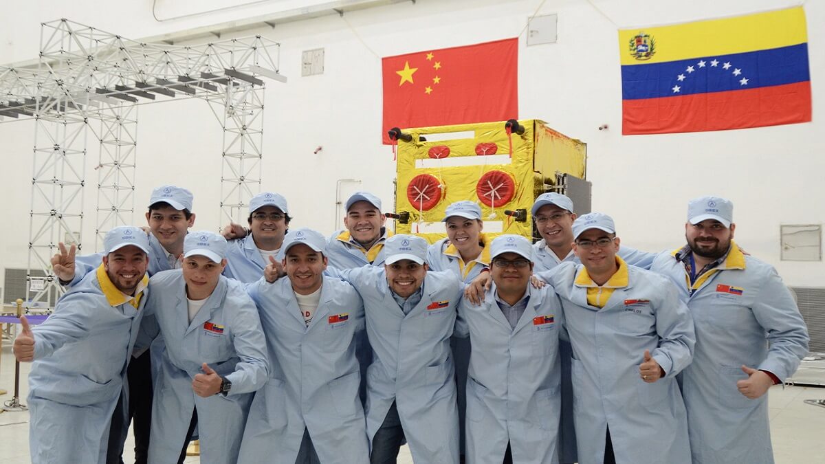 PHOTO/ABAE - Venezuela también debe sustituir sus dos satélites de observación adquiridos a China: el VRSS-1 Francisco de Miranda, en órbita desde septiembre de 2012, y el VRSS-2 Antonio José de Sucre, en el espacio desde octubre de 2017