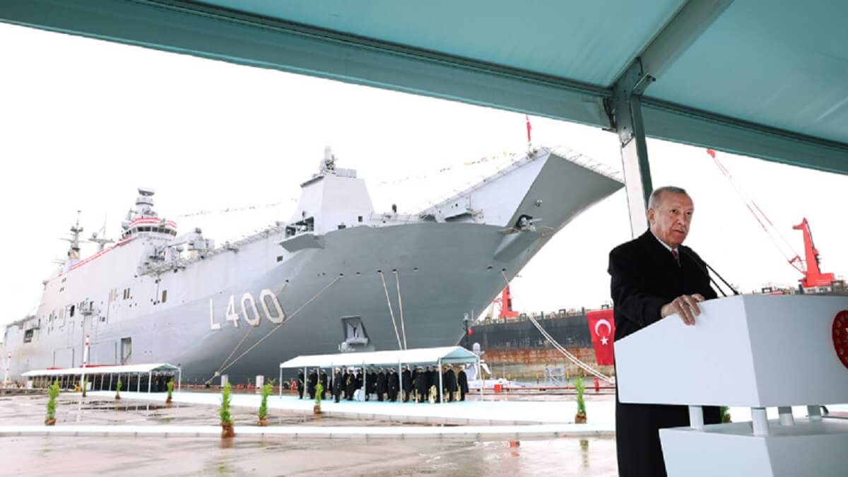 PHOTO/Presidency Turkiye - Basado en el español Juan Carlos I, el portaaeronaves Anadolu fue construido por el astillero Sedef de Estambul y recepcionado por la Armada turca el pasado 10 de abril en presencia del presidente Erdogan