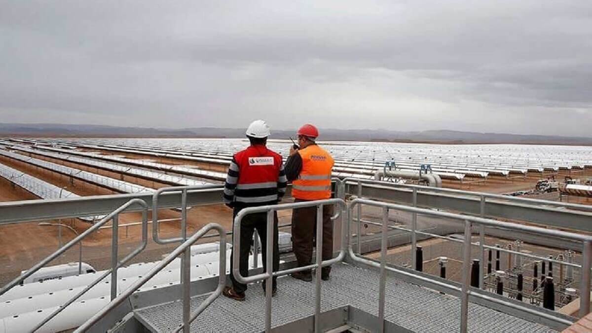 PHOTO/REUTERS - Planta de energía termosolar se muestra en Noor II Ouarzazate, Marruecos