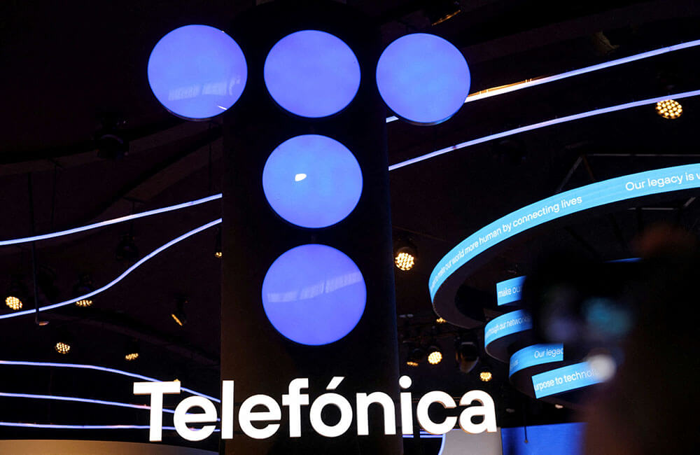El logo de Telefónica en el Mobile World Congress 2023 (REUTERS/NACHO DOCE)