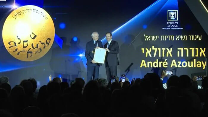 André Azoulay, presidente y consejero de SM el Rey de Marruecos, fue condecorado ayer en Jerusalén por el presidente israelí Isaac Herzog
PHOTO/ TWITTER