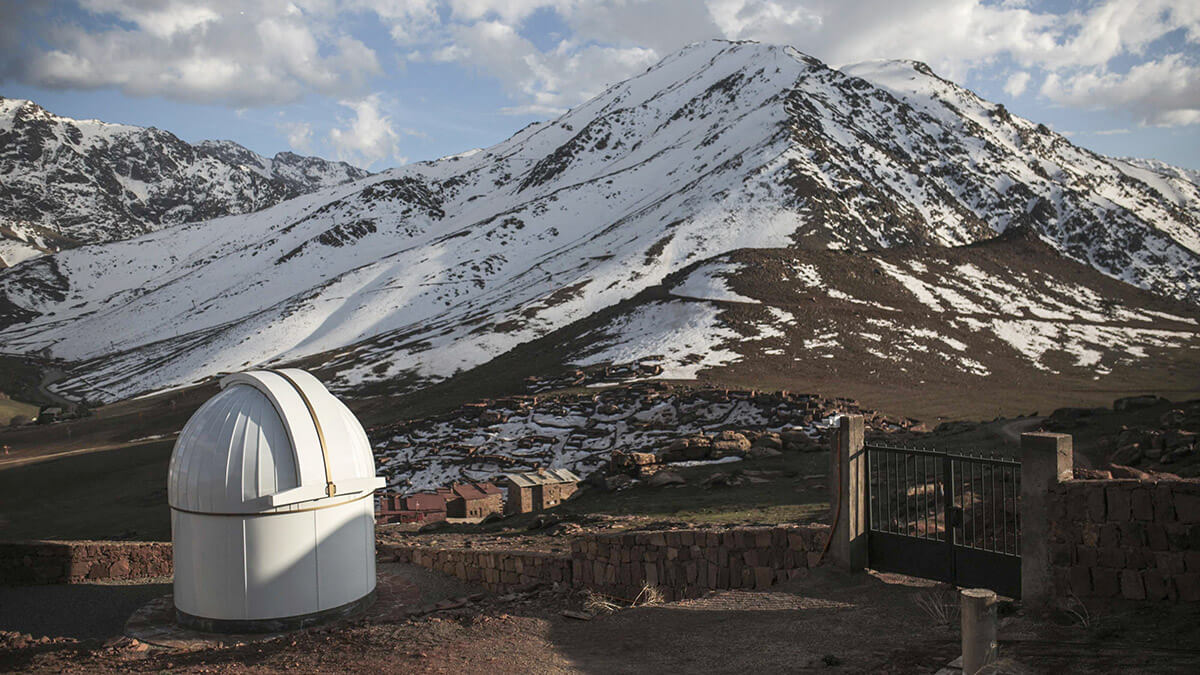 AP/MOSA’AB ELSHAMY - Un telescopio en el Observatorio de Oukaimeden, está situado en las montañas del Alto Atlas a una altura de 2750 m, en Oukaimeden, al sur de Marrakech, Marruecos