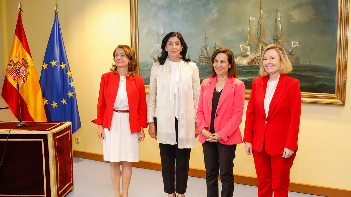 PHOTO/MDE - Rubén Somonte - En su toma de posesión de mayo de 2022, las tres mujeres que gozan de la confianza de Robles: la subsecretaria, Adoración Mateos; la directora del CNI, Esperanza Casteleiro; y la secretaria de Estado, Amparo Valcarce