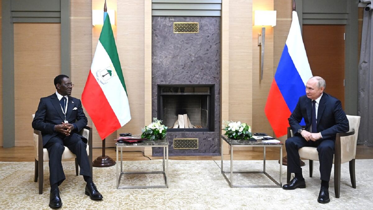 PHOTO/Kremlin - En su visita de noviembre, a Moscú, el presidente Teodoro Obiang manifestó a Vladimir Putin su deseo de “reforzar” la cooperación en materia de defensa entre ambas naciones, según un comunicado del Kremlin