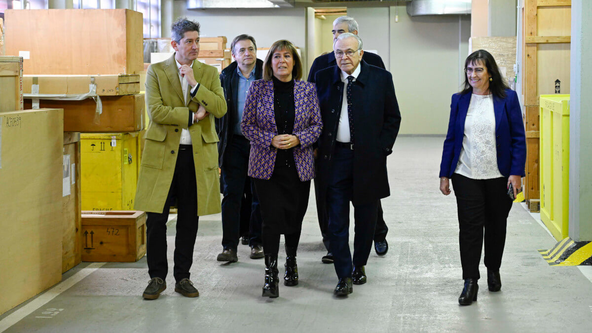 En el centro de la imagen, la alcaldesa de L’Hospitalet, Núria Marín, y el presidente de la Fundación ”la Caixa”, Isidro Fainé, junto a la directora general adjunta de la Fundación ”la Caixa”, Elisa Durán.