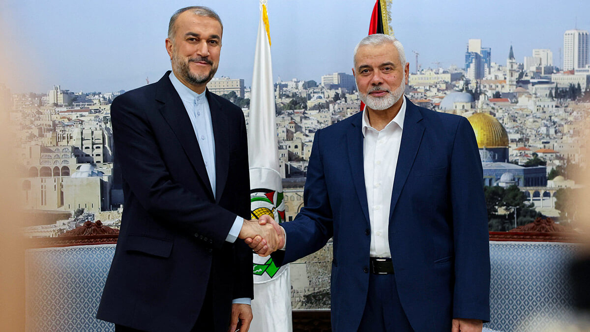 El ministro de Asuntos Exteriores de Irán, Hossein Amir Abdollahian, se reúne con el máximo líder del grupo palestino Hamás, Ismail Haniyeh, en Doha, Qatar, el 20 de diciembre de 2023
PHOTO/Ministerio de Asuntos Exteriores de Irán/WANA (Agencia de Noticias de Asia Occidental) vía REUTERS