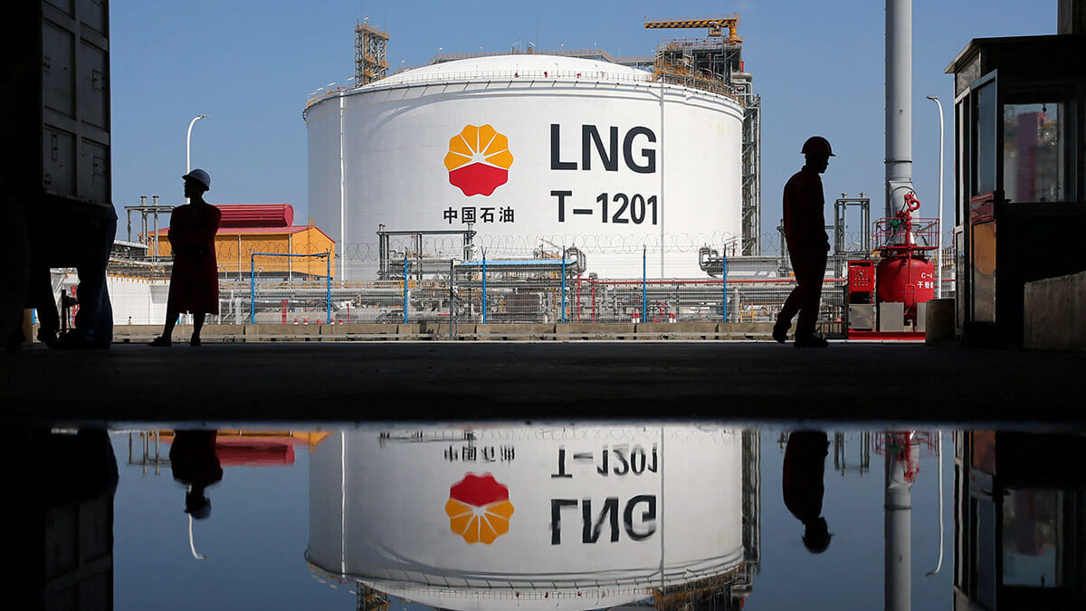 Un tanque de almacenamiento de gas natural licuado (GNL) en la terminal receptora de PetroChina en el puerto de Rudong en Nantong, provincia de Jiangsu, China (PHOTO/REUTERS)