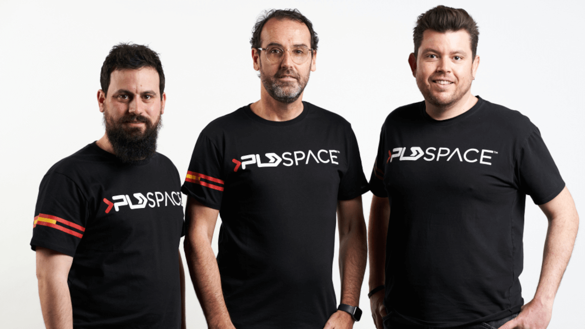 PHOTO/PLD Space - El presidente ejecutivo de PLD, Ezequiel Sánchez (centro), flanqueado por los fundadores de la compañía, Raúl Verdú (izquierda) y Raúl Torres, cuyas ambiciones ha sido reconocidas en España y el resto de Europa