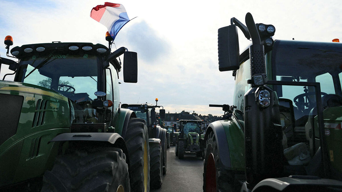 La mañana del 30 de enero de 2024, más de 200 tractores partieron de Limoges por la autopista A20 en dirección a París. Tenían previsto dirigirse a Orleans antes de llegar al mercado de Rungis pasadas las 16.00 horas, según la Coordinación rural - AFP/ALAIN JOCARD