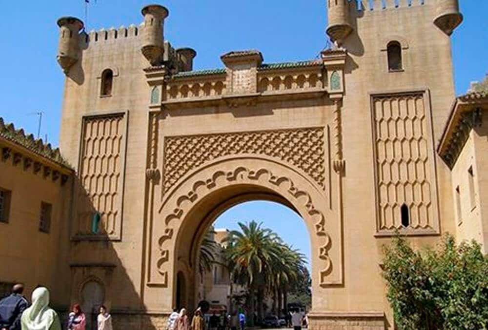 Puerta del Regimiento de Regulares